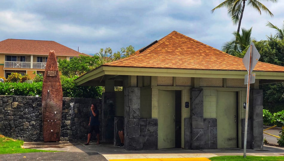 Restroom and Shower at Honl's Beach Park