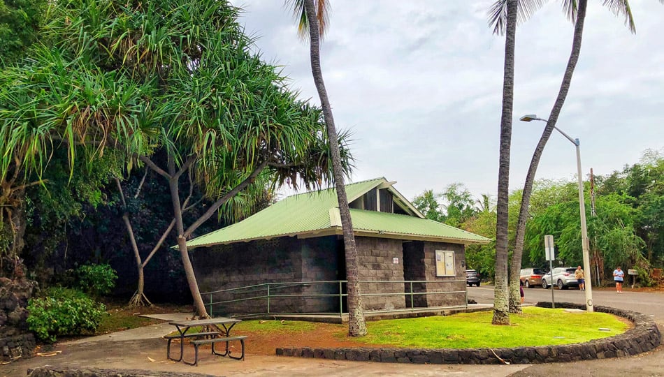 Keauhou Bay restroom