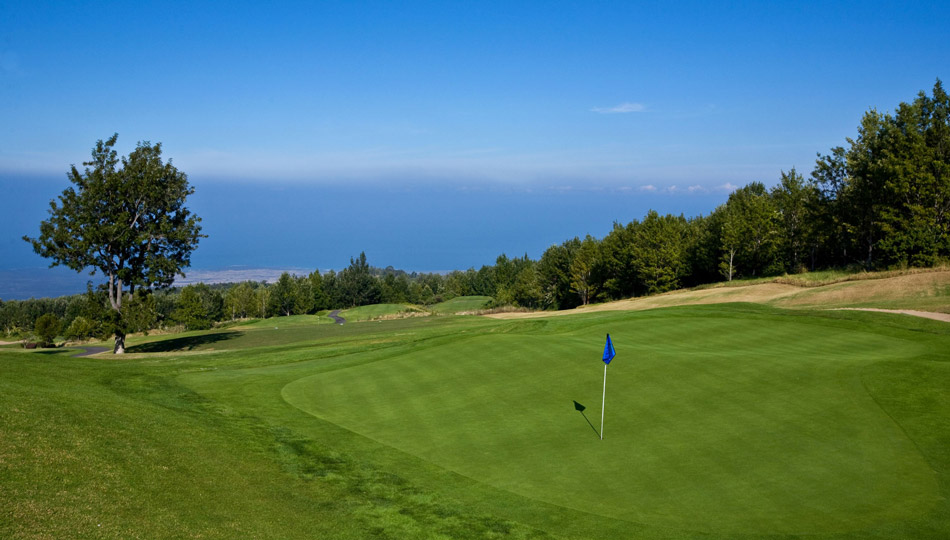 view toward the ocean from Makalei golf course, across hole 2